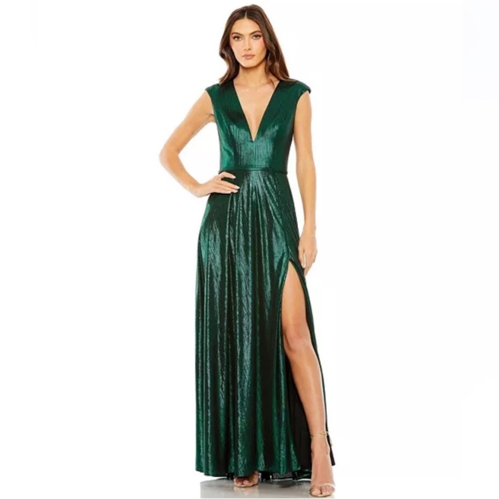 Mac Duggal Elegant Green Evening Gown